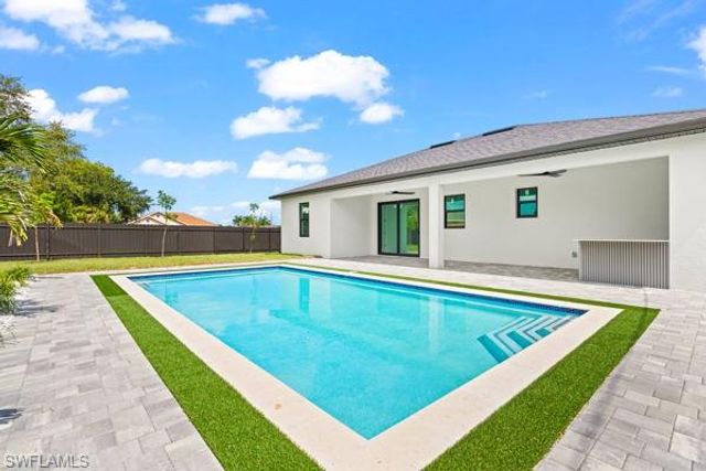 306 NE 11th ST, Cape Coral, FL 33909