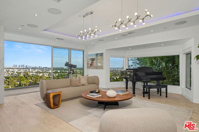 7944 Fareholm Drive, Los Angeles, CA 90046