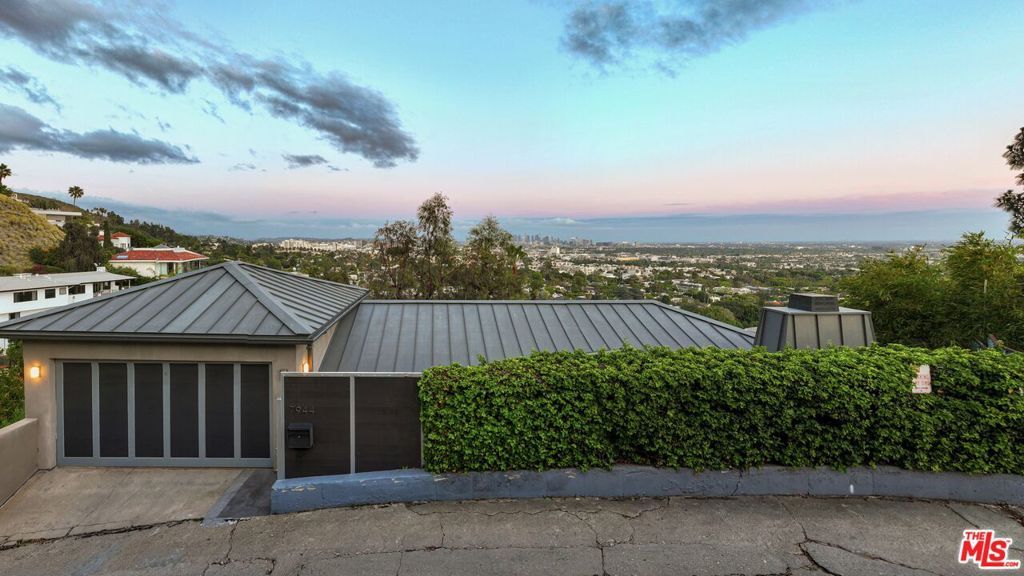 7944 Fareholm Drive, Los Angeles, CA 90046 — photo 2
