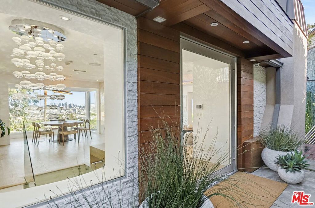 7944 Fareholm Drive, Los Angeles, CA 90046 — photo 3