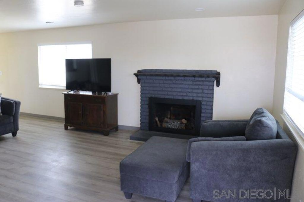 Image 2 of property listing at 7021 Madrone Ave, San Diego, CA 92114