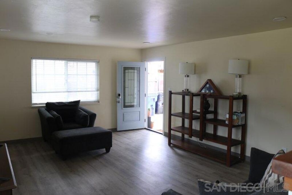 Image 7 of property listing at 7021 Madrone Ave, San Diego, CA 92114