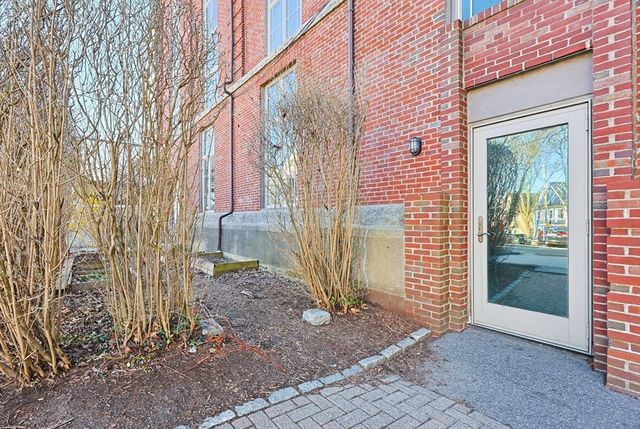 60 Tufts St 1, Somerville, MA 02145