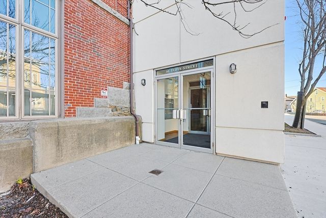 60 Tufts St 1, Somerville, MA 02145