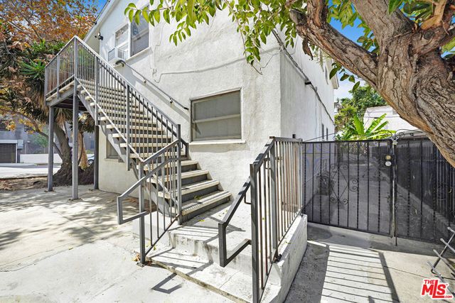 1059 S Harvard Boulevard, Los Angeles, CA 90006