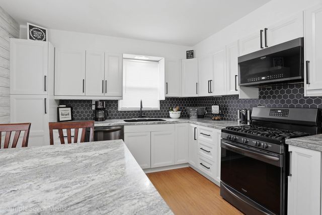 14439 Lawndale Avenue, Midlothian, IL 60445