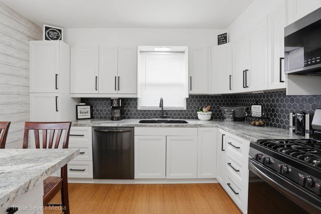 14439 Lawndale Avenue, Midlothian, IL 60445