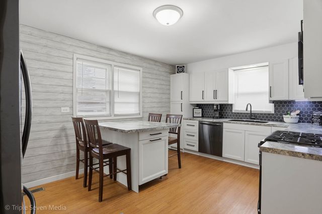 14439 Lawndale Avenue, Midlothian, IL 60445