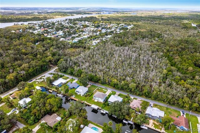 3625 N Suwannee Point, Crystal River, FL 34428