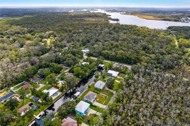 3625 N Suwannee Point, Crystal River, FL 34428