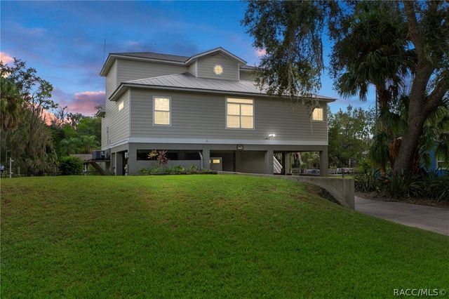 3625 N Suwannee Point, Crystal River, FL 34428