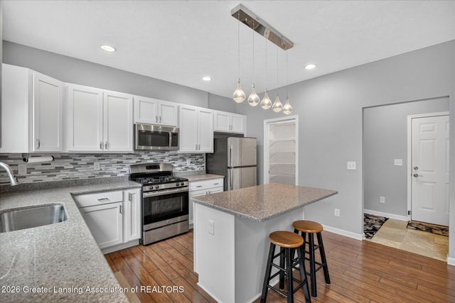 6980 Abbey Lane 86, Grand Ledge, MI 48837