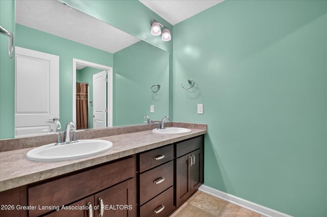 6980 Abbey Lane 86, Grand Ledge, MI 48837