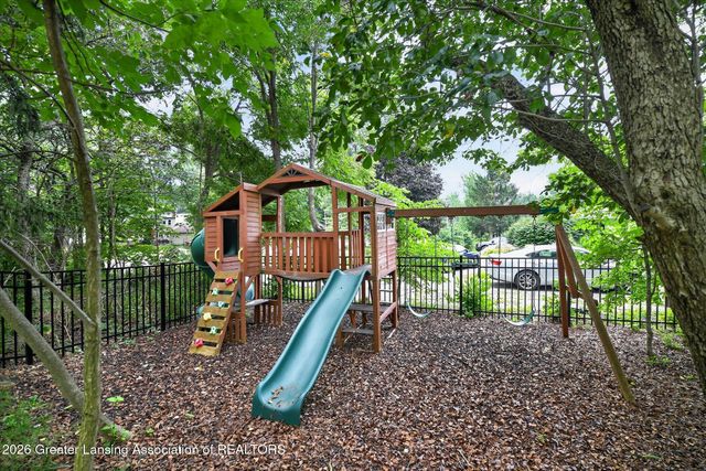 6980 Abbey Lane 86, Grand Ledge, MI 48837