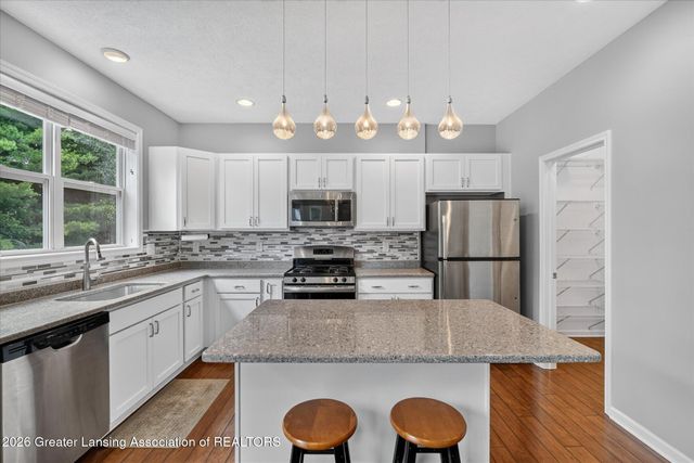6980 Abbey Lane 86, Grand Ledge, MI 48837