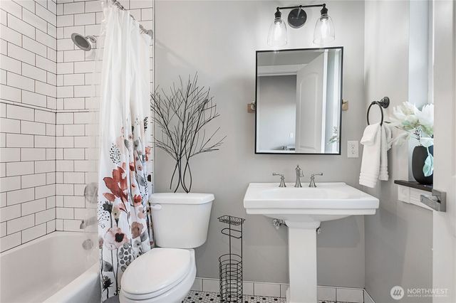 2409 Huron Street, Bellingham, WA 98229