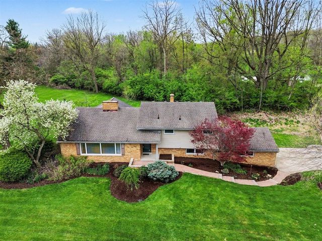 6595 Napier Road, Plymouth, MI 48170