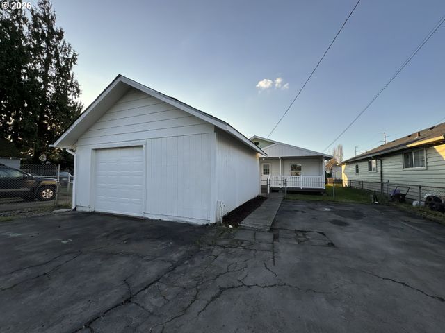360 27TH Ave, Longview, WA 98632