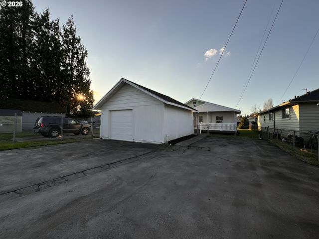 360 27TH Ave, Longview, WA 98632