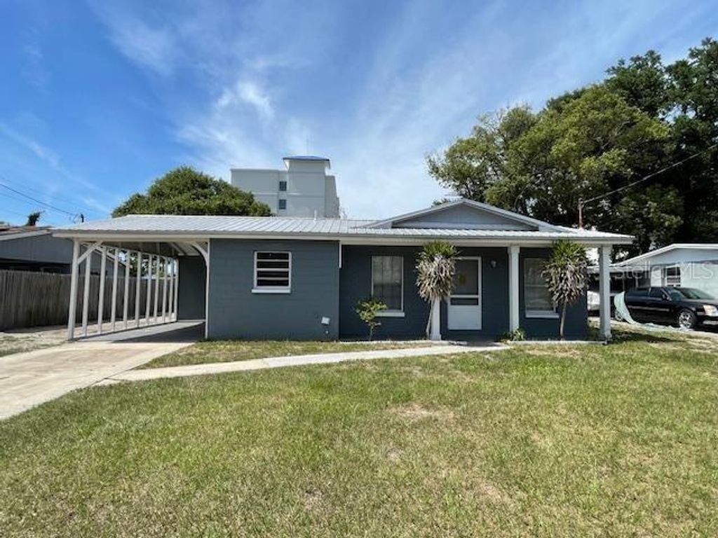 3706 E SHADOWLAWN AVENUE, Tampa, FL 33610