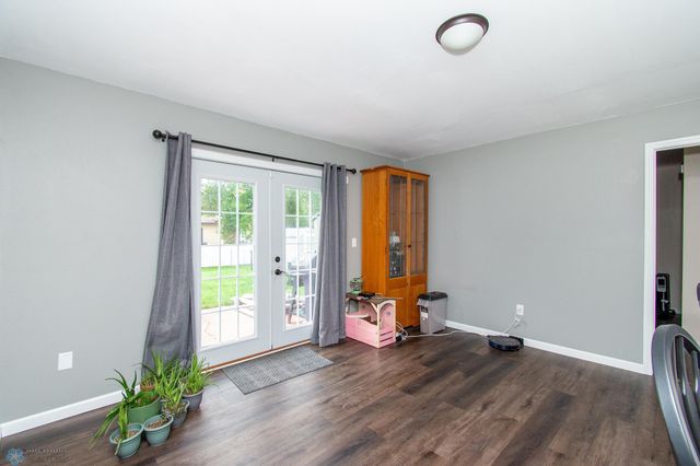 2008 27th Avenue S, Fargo, ND 58103