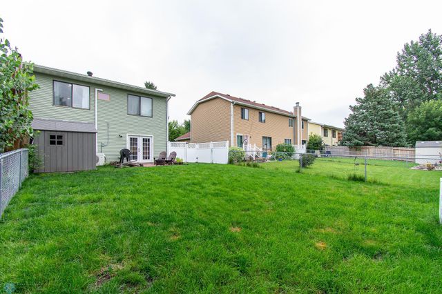 2008 27th Avenue S, Fargo, ND 58103