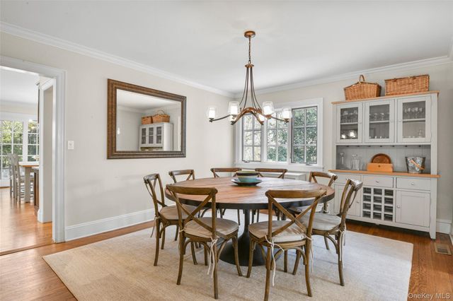 23 Lyons Place, Larchmont, NY 10538