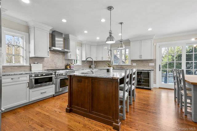 23 Lyons Place, Larchmont, NY 10538