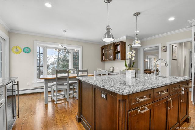 23 Lyons Place, Larchmont, NY 10538