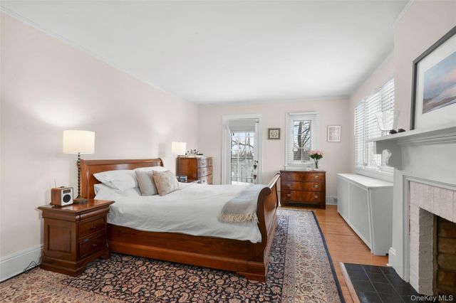 23 Lyons Place, Larchmont, NY 10538