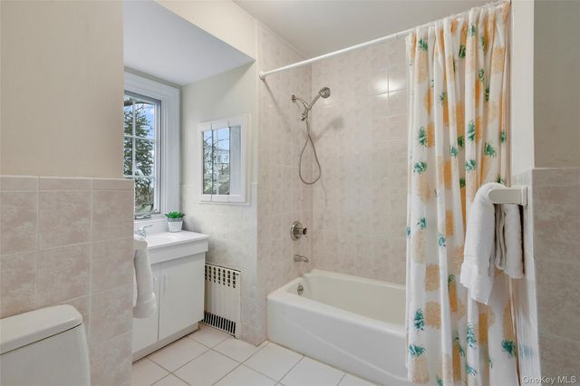 23 Lyons Place, Larchmont, NY 10538