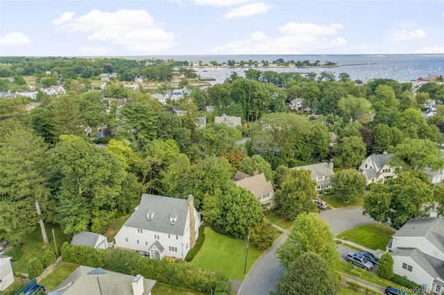 23 Lyons Place, Larchmont, NY 10538