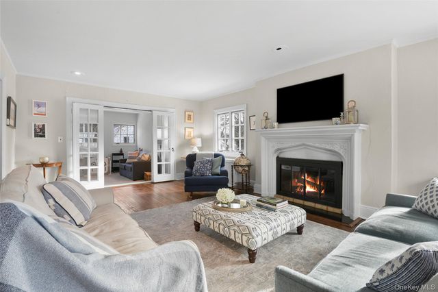 23 Lyons Place, Larchmont, NY 10538