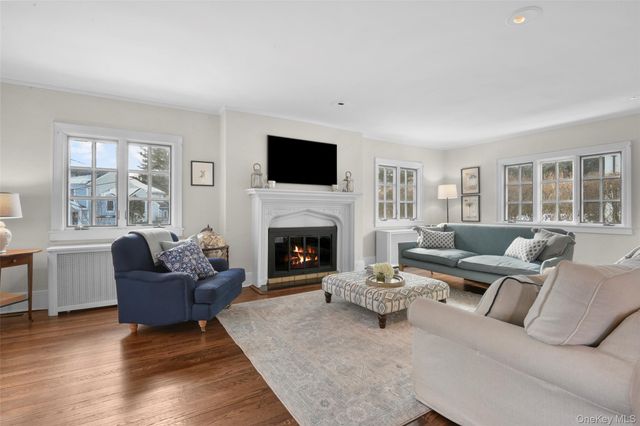 23 Lyons Place, Larchmont, NY 10538