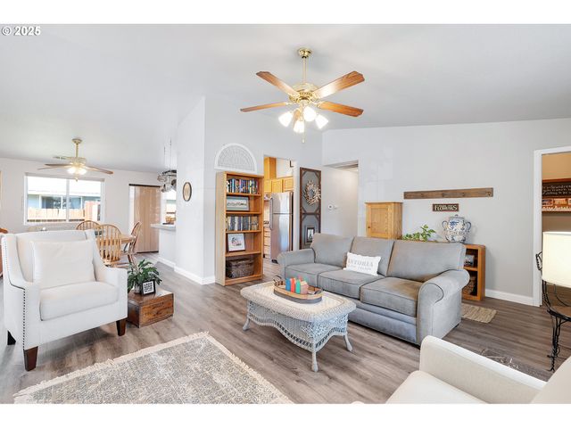 2479 Se 62ND Ln, Hillsboro, OR 97123