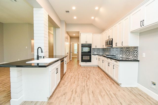 11623 Columbia Pines Lane, Cypress, TX 77433