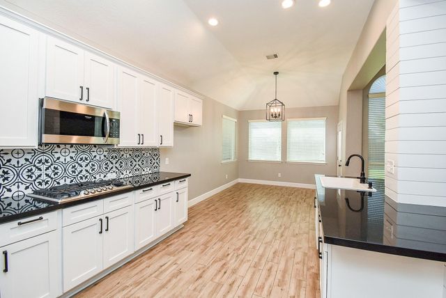 11623 Columbia Pines Lane, Cypress, TX 77433