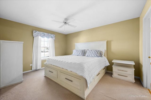 385 Woodview Circle B, Elgin, IL 60120