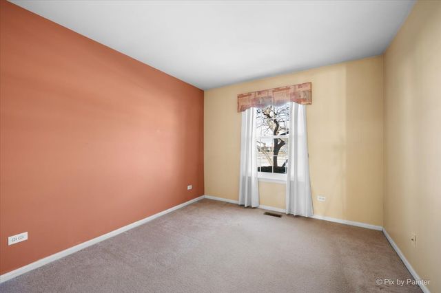 385 Woodview Circle B, Elgin, IL 60120