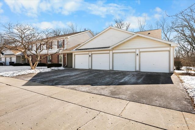 385 Woodview Circle B, Elgin, IL 60120