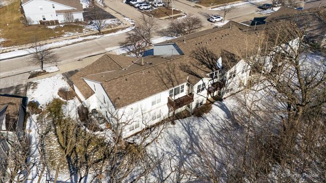 385 Woodview Circle B, Elgin, IL 60120