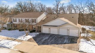 385 Woodview Circle B, Elgin, IL 60120