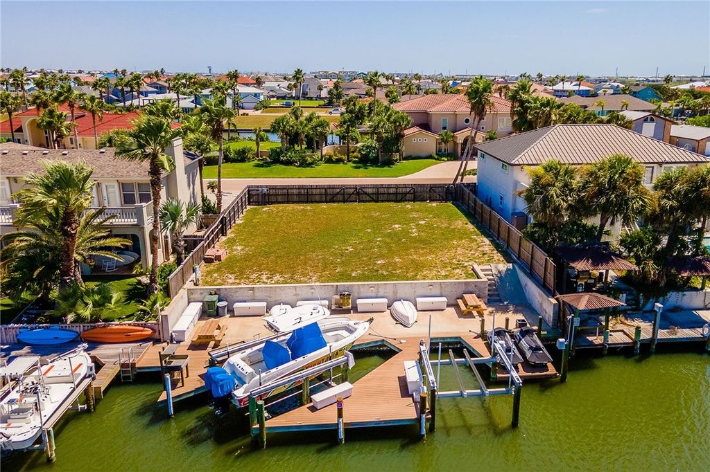 359 Mustang Blvd, Port Aransas, TX 78373