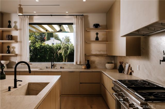 14755 Hesby Street, Sherman Oaks, CA 91403