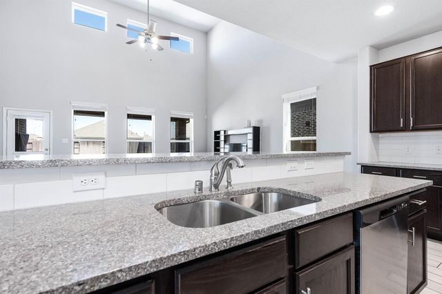 32322 Dusted Bronze Drive, Brookshire, TX 77423