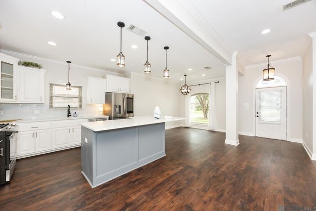 4036 Monte Vista Dr, Addis, LA 70710