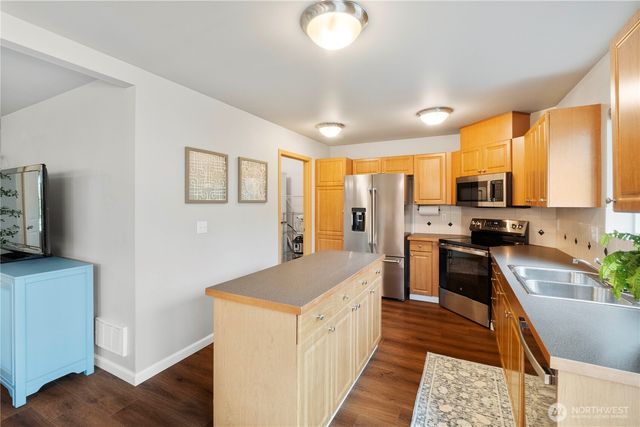 28128 239th Place SE, Maple Valley, WA 98038