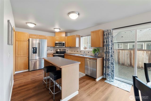 28128 239th Place SE, Maple Valley, WA 98038