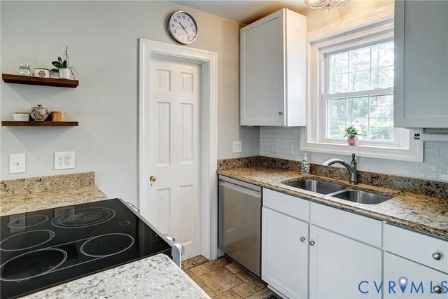 917 Pine Ridge Rd, Henrico, VA 23226