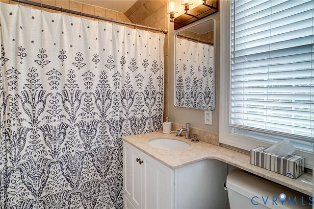 917 Pine Ridge Rd, Henrico, VA 23226